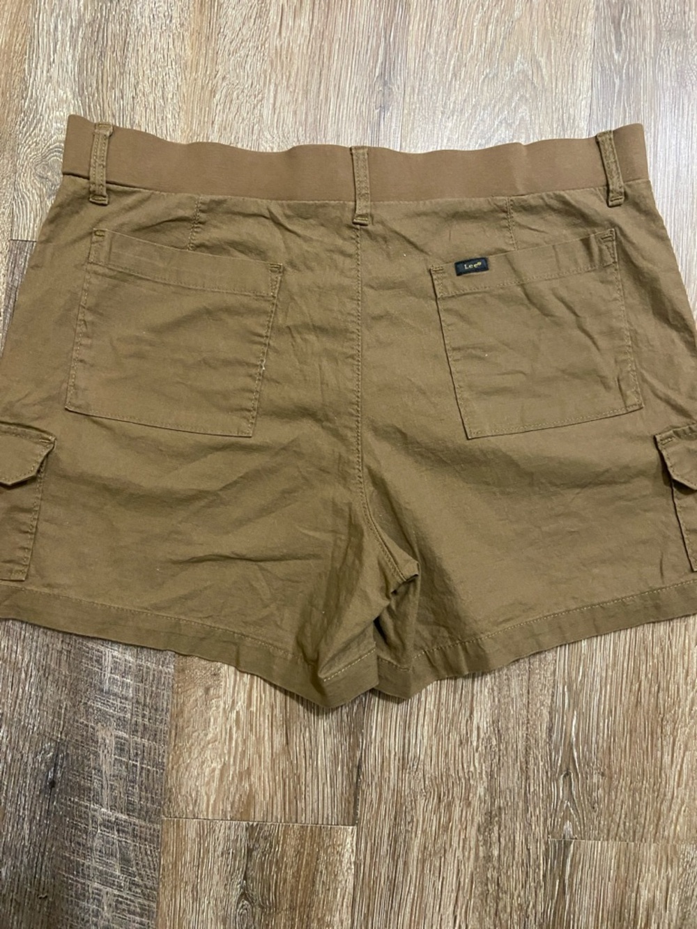 Lee Women’s Cargo Shorts - Picture 6 of 10
